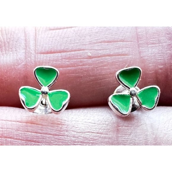 Shamrock Earrings Green Posts New Small St Patrick's Day Parade Party Fe… - Picture 5 of 12